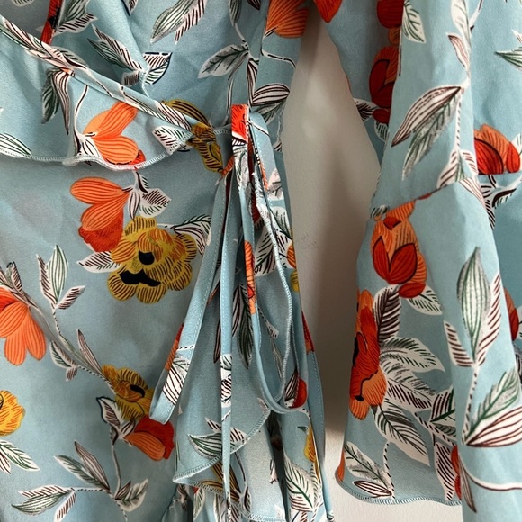 Pretty Little Things women’s NWT Turquoise Floral Printed Frill true Wrap Dress4 - Picture 6 of 11